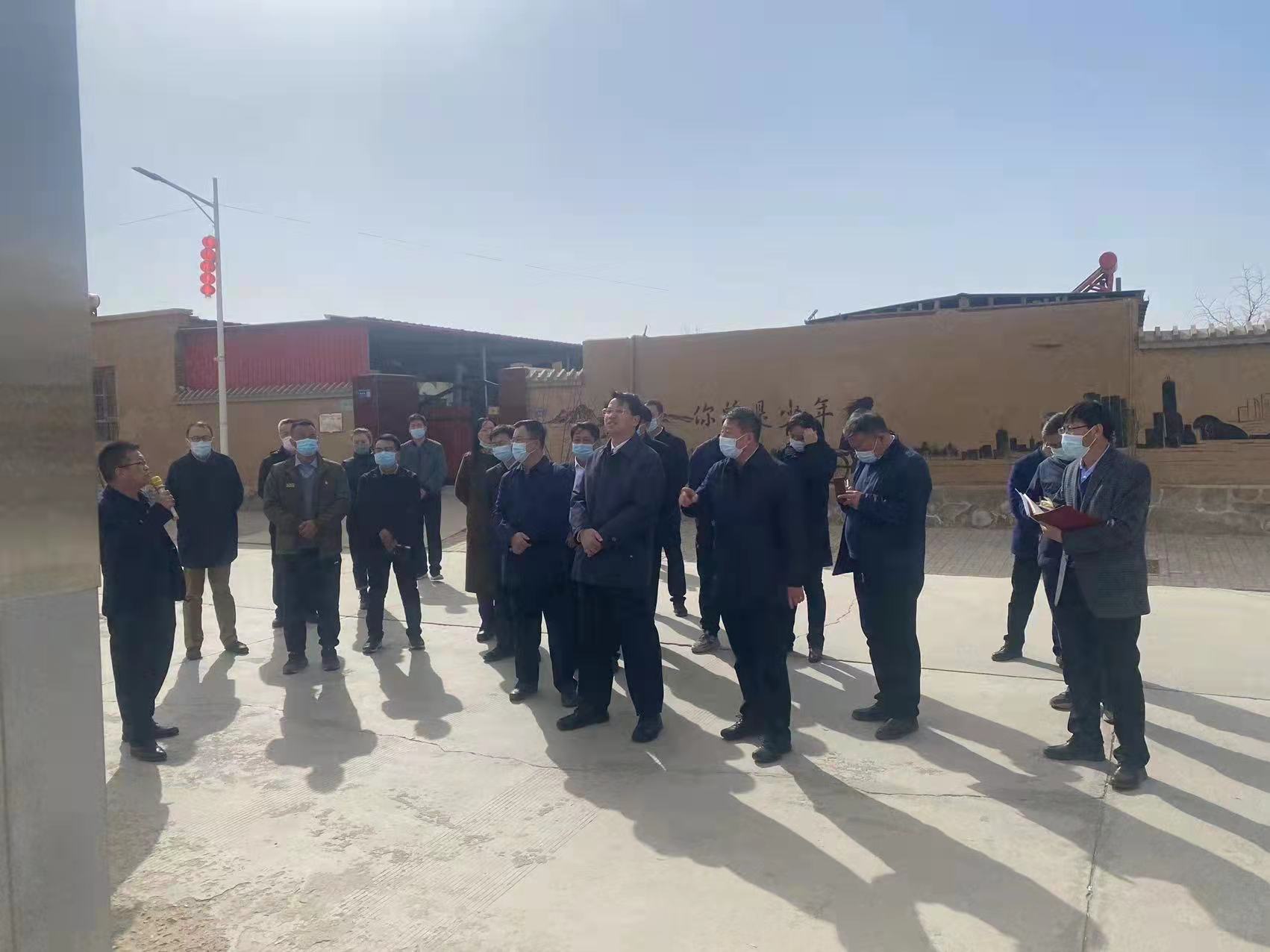 寧夏回族自治區(qū)黨委常委、秘書長雷東生一行調(diào)研賀蘭縣宅基地改革試點(diǎn)項(xiàng)目